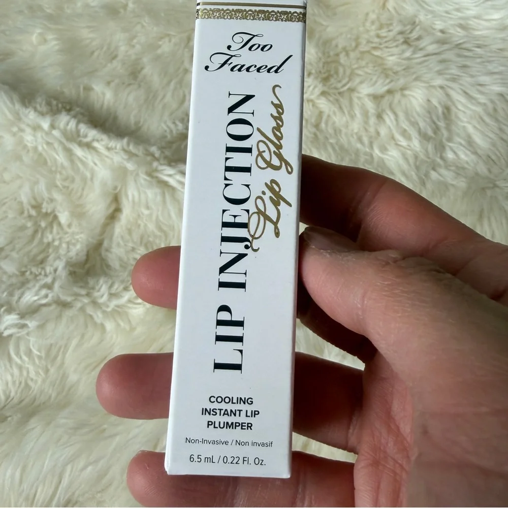 Too Faced Lip Injection Power Plumping Lip Gloss stars are aligned